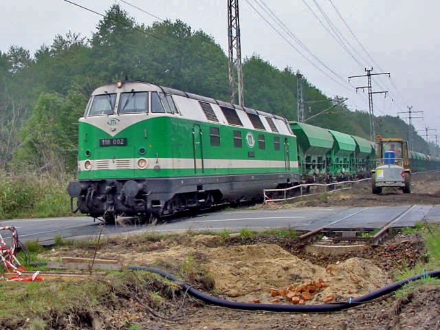 118 auf dem Bahnübergang in Wünsdorf-Neuhof