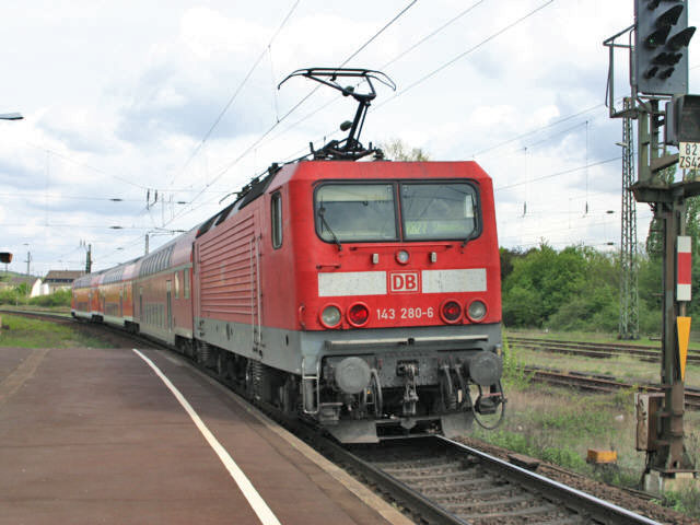 143 im Bf. Troisdorf/Friedrich-Wilhelms-H&uuml;tte