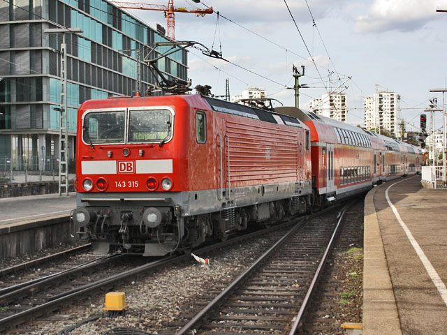 143  im Hbf Stuttgart 