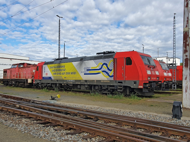185  im Rangierbahnhof Neuseddin