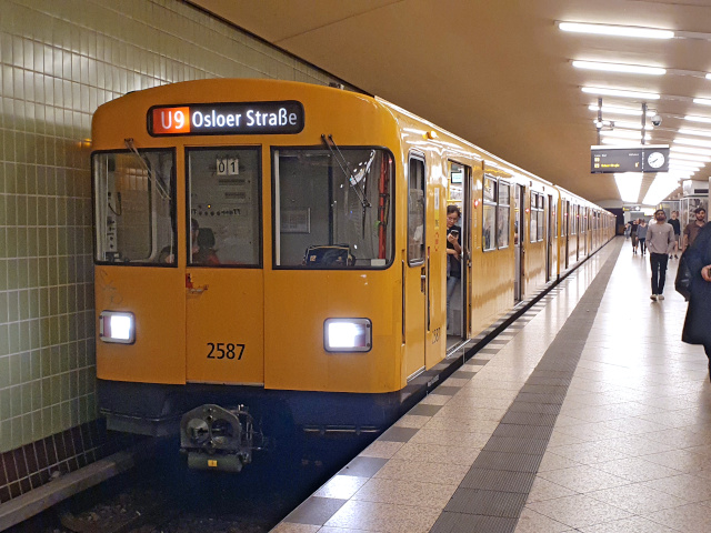 2587 Berlin, U-Bhf Zoologioscher Garten