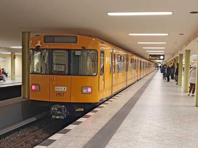 2957 Berlin, U-Bhf Leopoldplatz