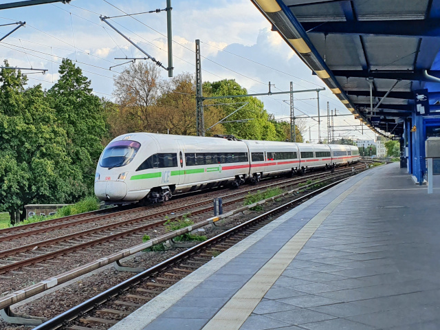 411 Berlin, S-Bahnhof Treptower Park