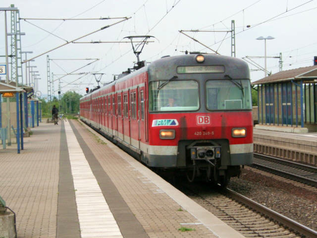 420 im Bhf Gro&szlig;-Gerau-Dornberg
