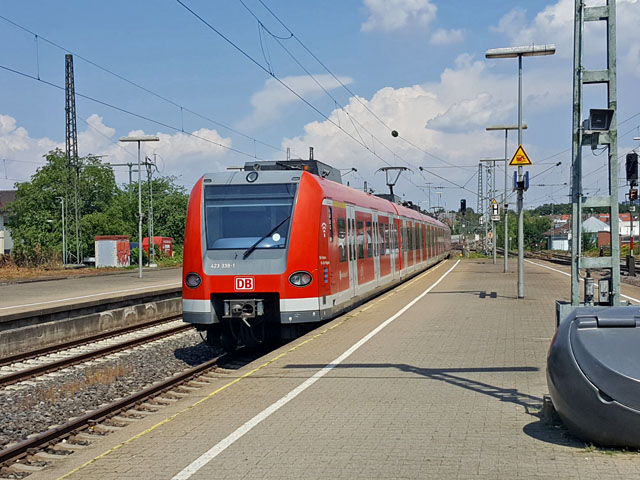 423 im Bhf Kornwestheim Pbf