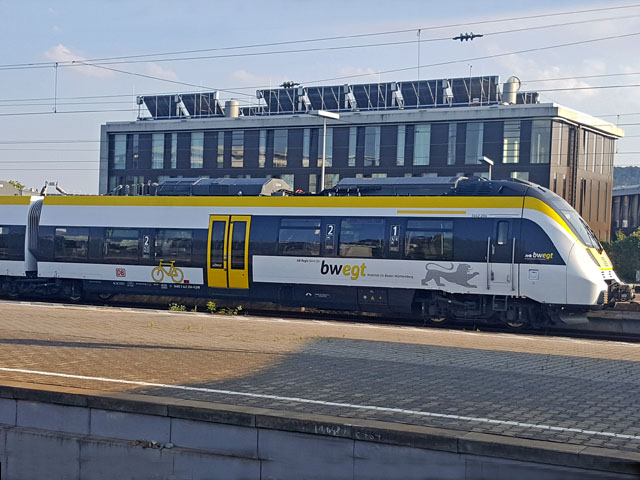 442 im Bhf Stuttgart-Bad Cannstatt