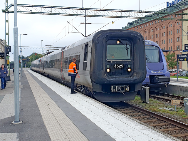 4525 im Bhf Kristianstad C