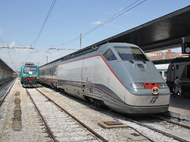 E414 im Bhf Venedig