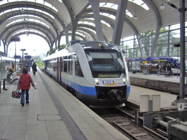 VT 303  im Hbf Kiel