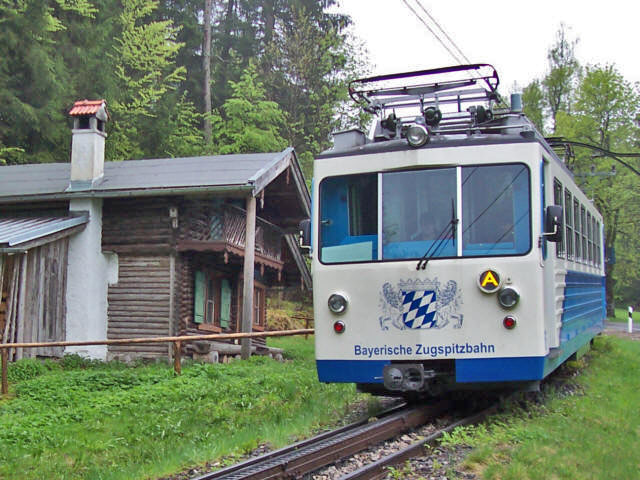 Triebwagen  bei Grainau
